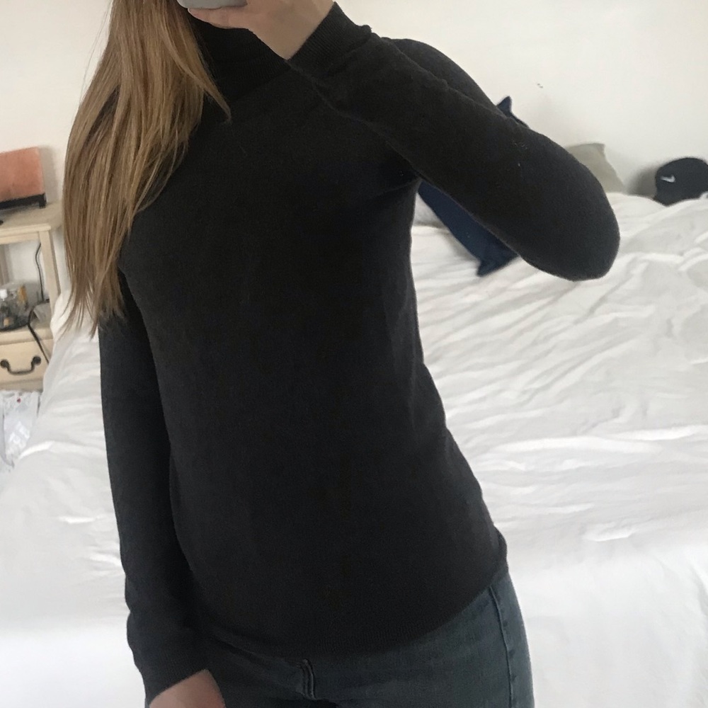 Gap turtleneck sweater